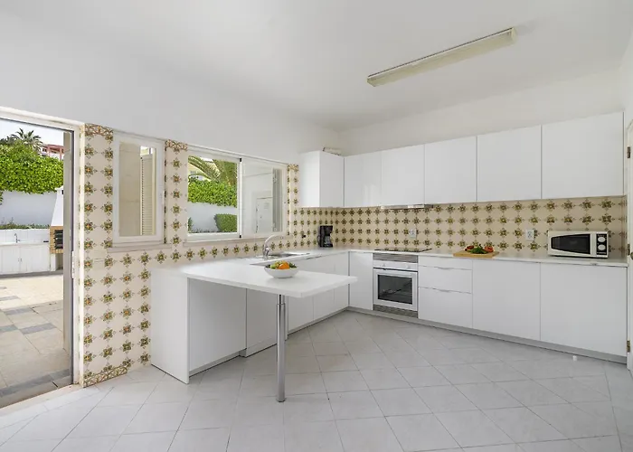 فيلة Sitambo- Pool & Sea View *