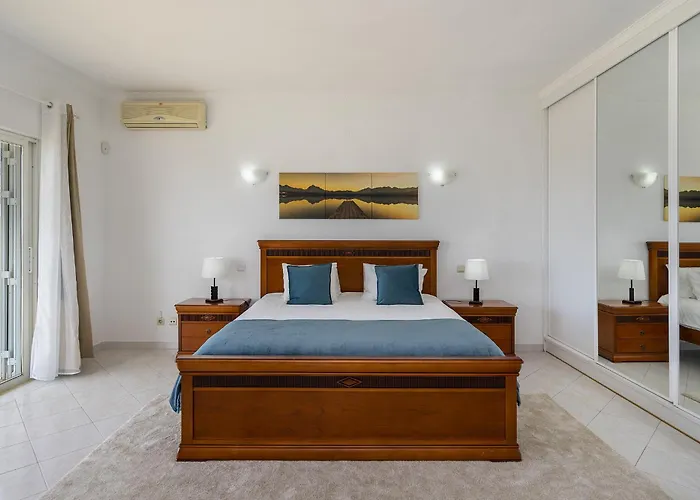 Sitambo- Pool & Sea View *