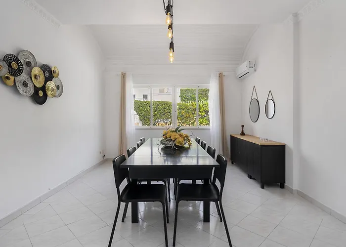 Sitambo- Pool & Sea View فيلة البوفيرا