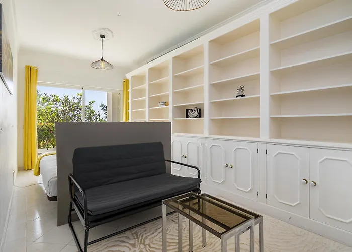 فيلة Sitambo- Pool & Sea View *