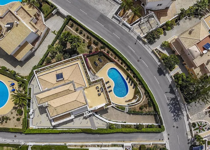 Sitambo- Pool & Sea View فيلة البوفيرا